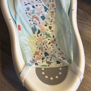 Baby Bath Seat with Terrazzo Pattern